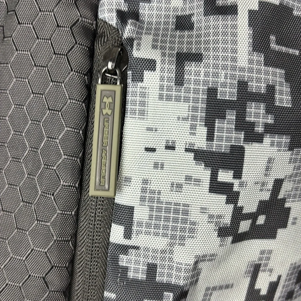 OVERSIZED Under Armour Drawstring Bag 16